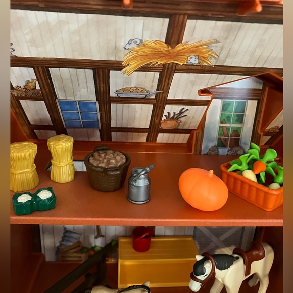 Playmobil Take-Along Barn with Handle, Full of Accessories - Picture 14 of 16